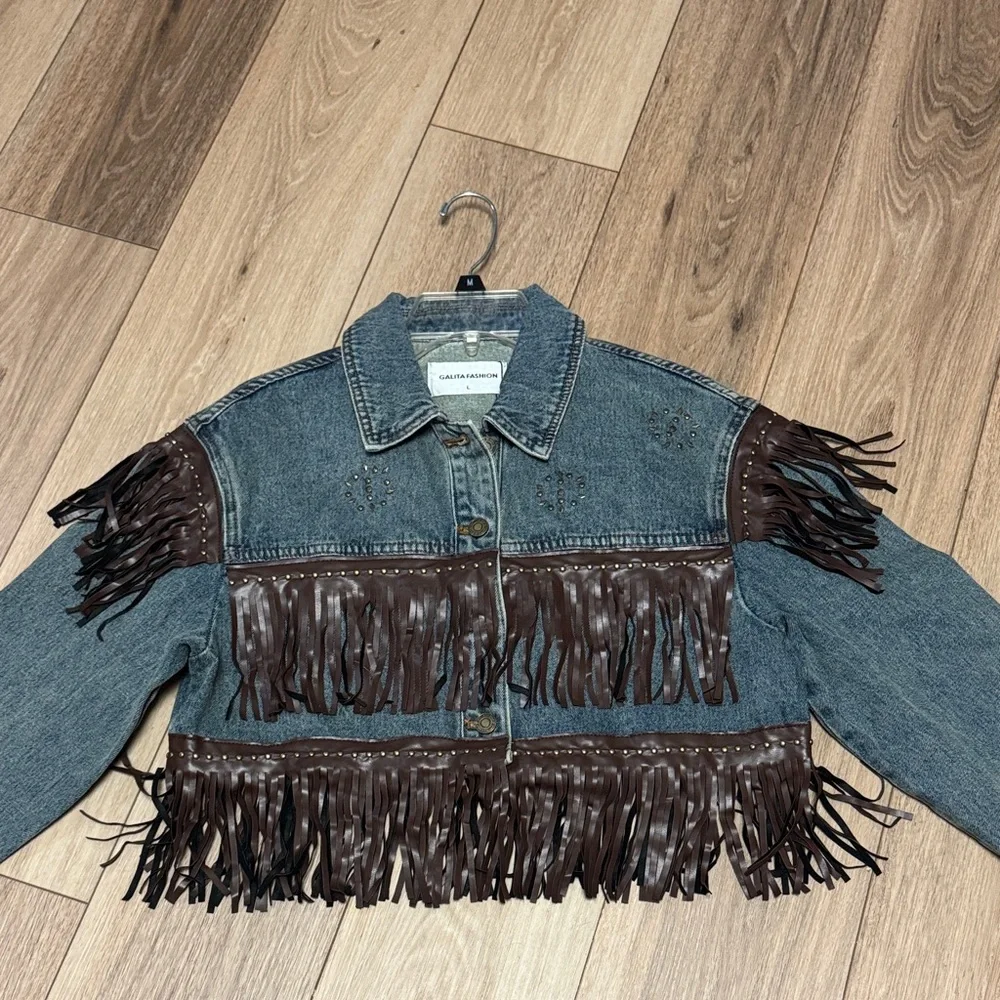 GALITA NWT L CROPPED WESTERN Denim Brown fringe bronze studs Jacket - Picture 2 of 8